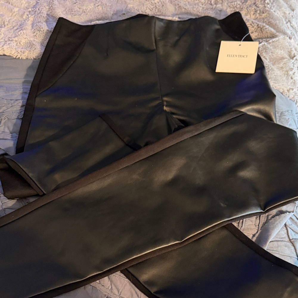 Ellen Tracy Black Faux Leather Cropped Pants